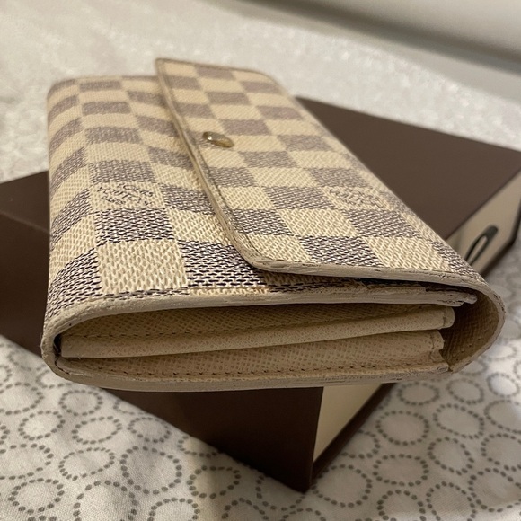 Louis Vuitton Azur Sarah Wallet - Picture 3 of 15